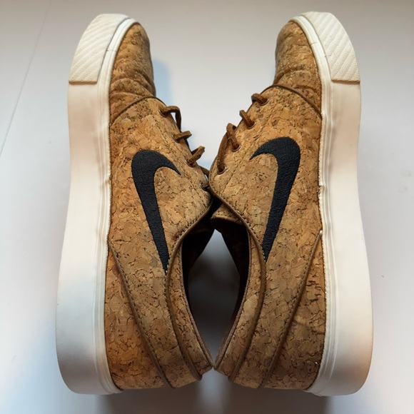 Nike Stefan Janoski Cork Shoes - Picture 2 of 8